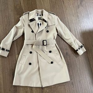 Burberry Trench Coat Women Size 4
